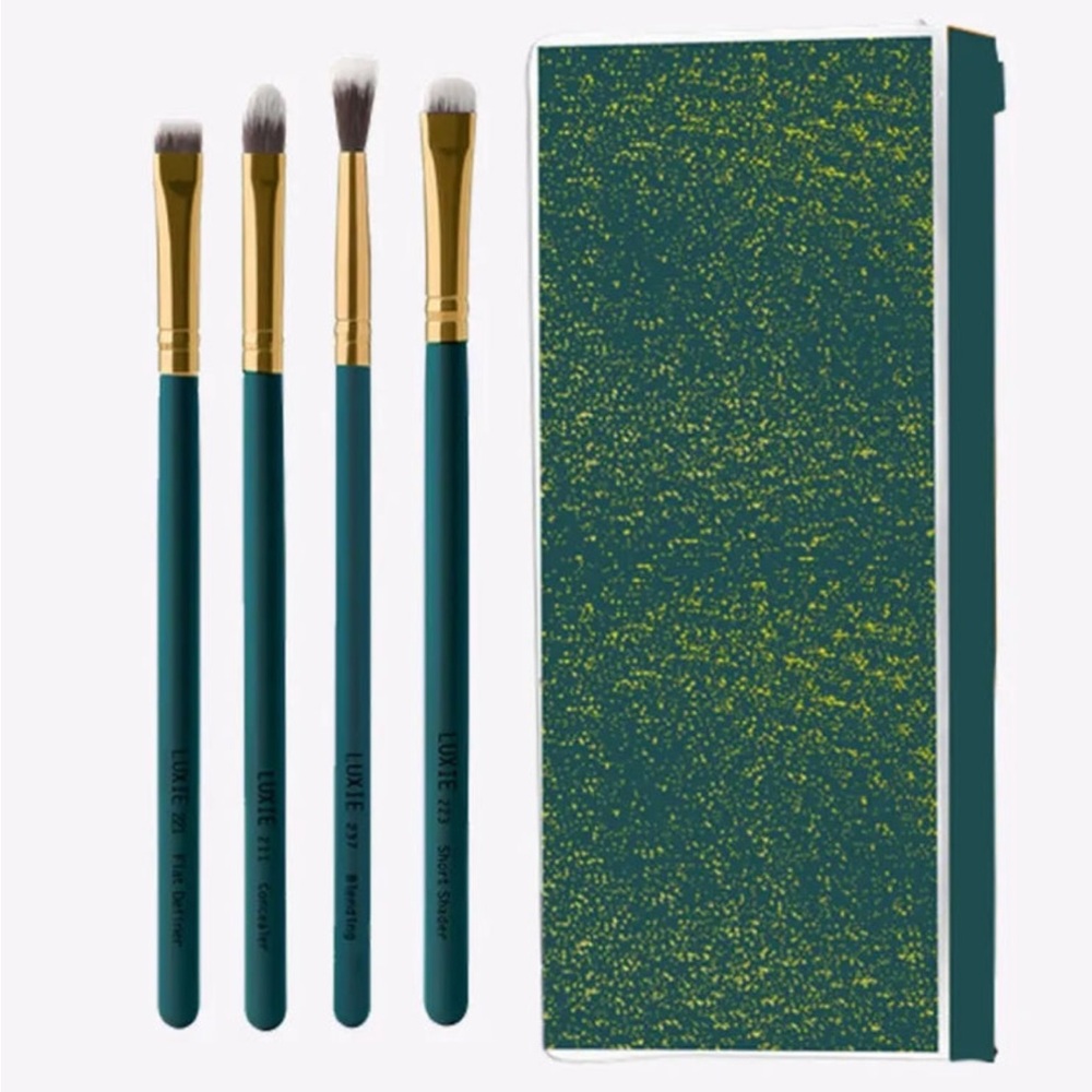 NWT Luxie The Enchanted Eye Brush Set